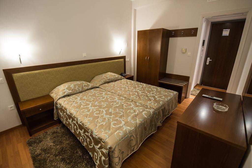 Hotel Olympos Pyrgos  Exterior photo