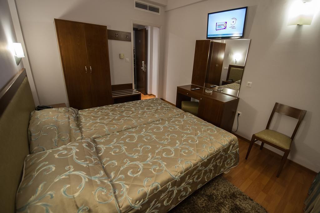 Hotel Olympos Pyrgos  Exterior photo